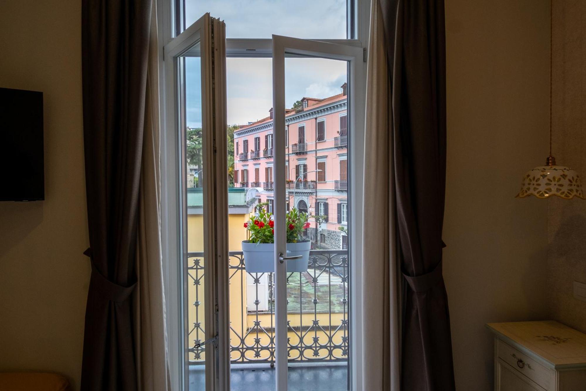 Palazzo Adele Rooms & Apartments Ercolano Kültér fotó